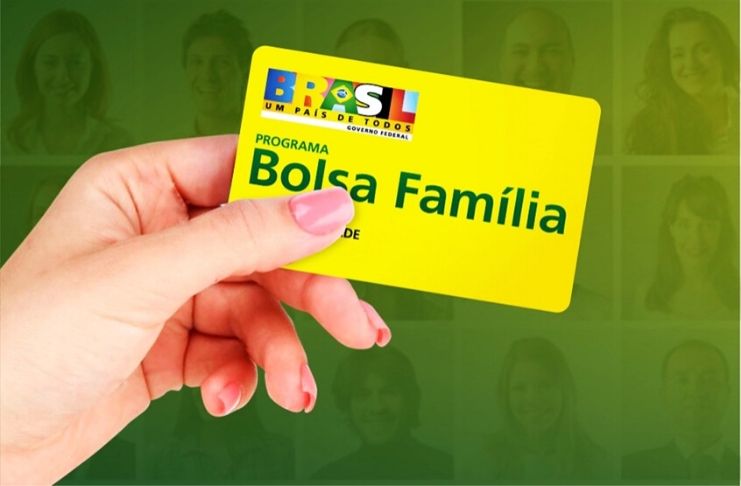 Governo desiste de transferência de verbas do Bolsa Família para Secom