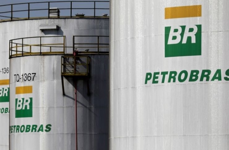 Petrobras (PETR3; PETR4) reduz investimento para os próximos anos