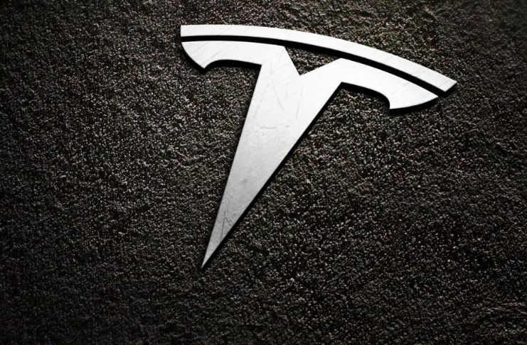 Tesla (TSLA) atinge valor de mercado de US$ 800 bilhões